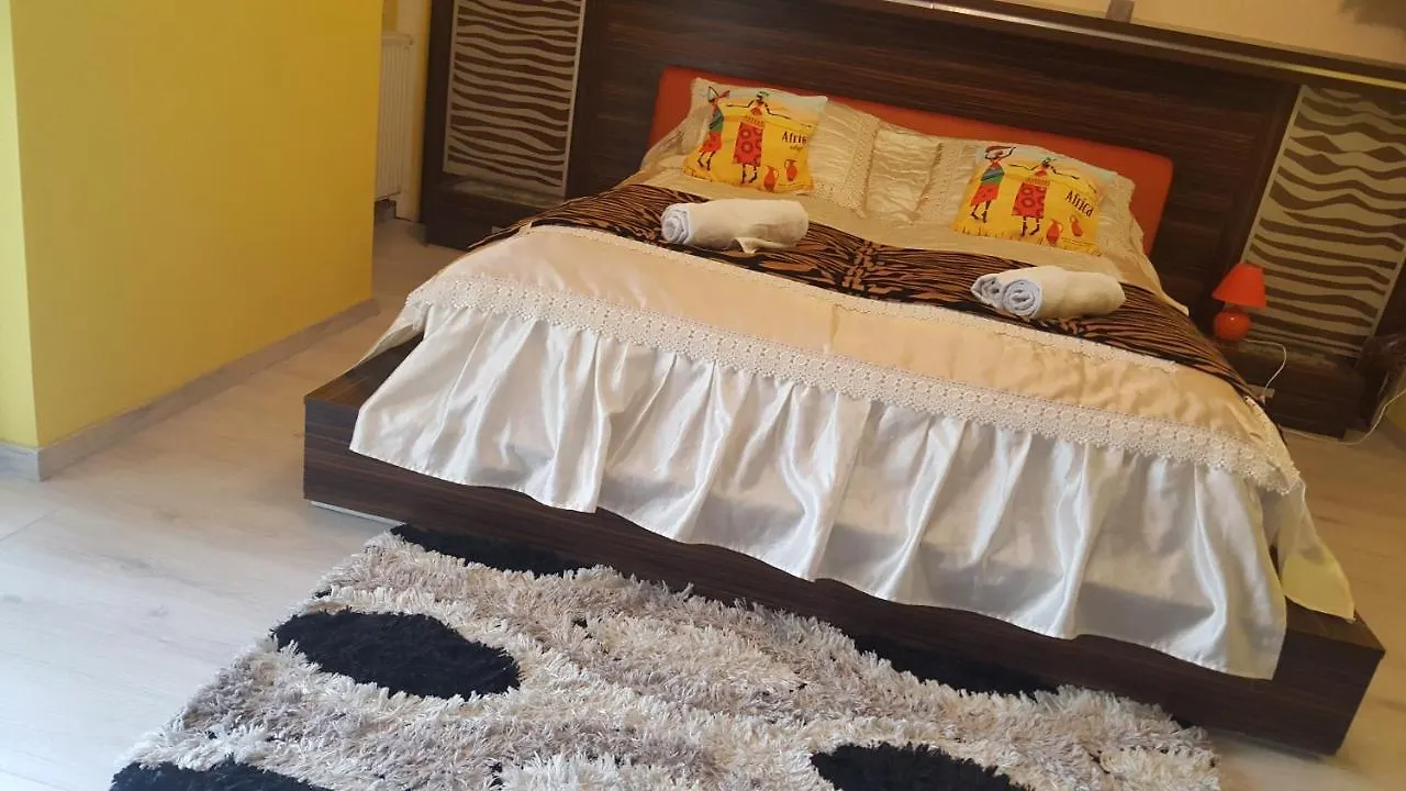Safari Apartman Hajduszoboszlo شقة